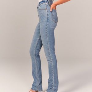 Abercrombie & Fitch Woman’s “The 90’s Slim Straight Ultra High Rise”.